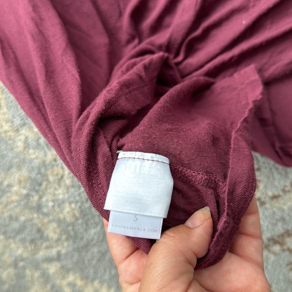 Daydreamer Queen Short Sleeve Band Tee Maroon Small - Picture 5 of 7